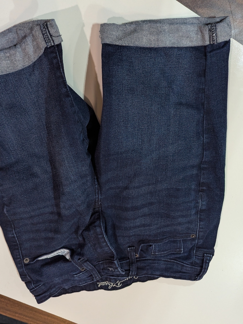 Universal Thread Women's High Rise Straight Dark Indigo Jeans